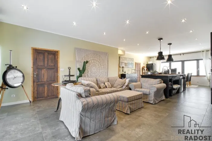 Prodej rodinného domu, Tísek, 208 m2