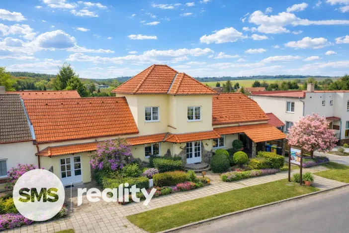 Prodej apartmánu, Štítary, 327 m2