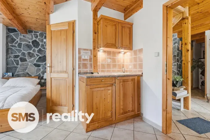 Prodej apartmánu, Štítary, 327 m2