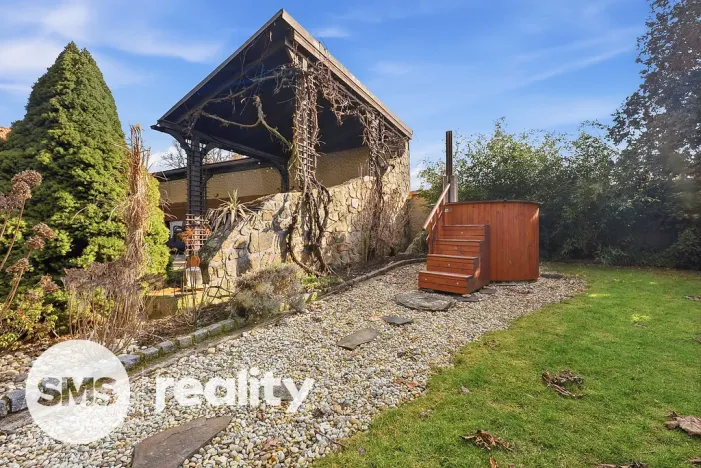 Prodej apartmánu, Štítary, 665 m2