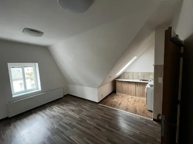 Pronájem bytu 1+kk, Kladno, Saskova, 35 m2