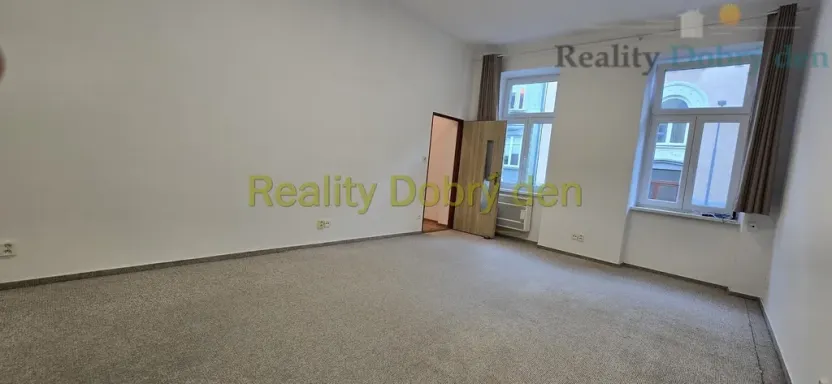 Pronájem bytu 1+1, Opava, Mánesova, 42 m2