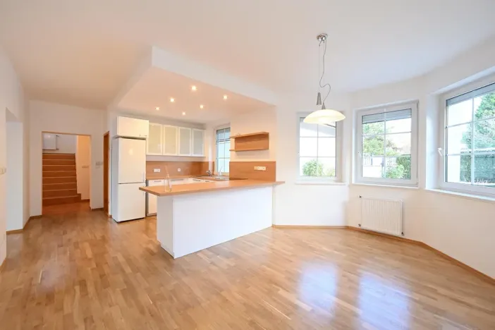 Pronájem rodinného domu, Popovičky, Na Skalce, 242 m2