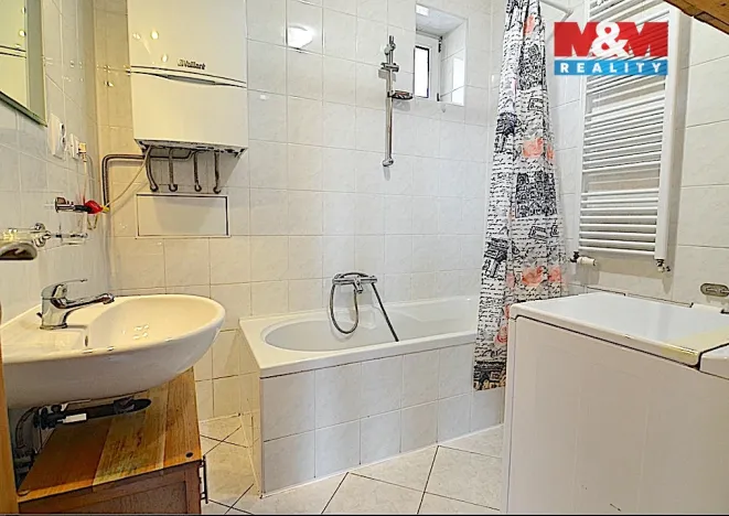 Pronájem bytu 2+kk, Praha - Nové Město, V tůních, 38 m2