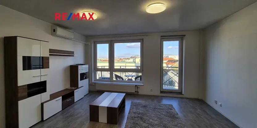 Pronájem bytu 2+kk, Praha - Žižkov, V kapslovně, 58 m2