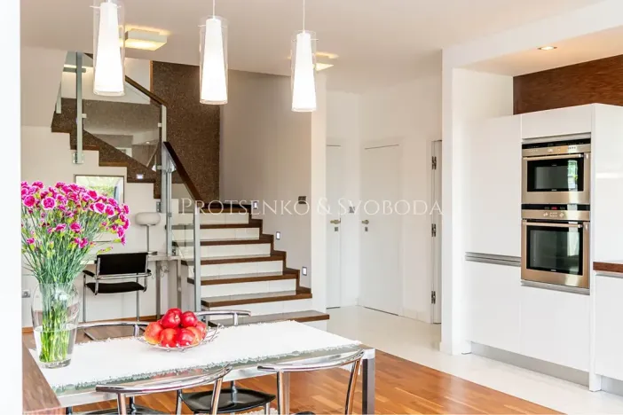 Prodej rodinného domu, Bratislava, Slovensko, 490 m2