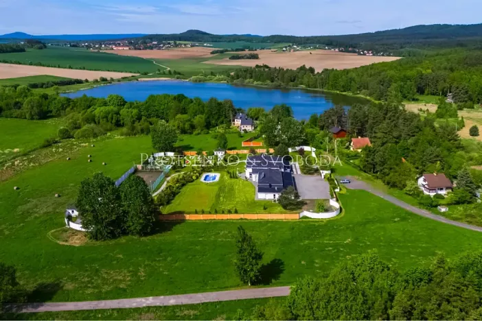 Prodej ubytování, Rosovice, 900 m2