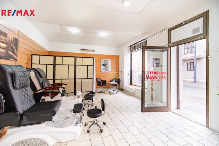 Pronájem obchodního prostoru, Praha - Libeň, Zenklova, 55 m2