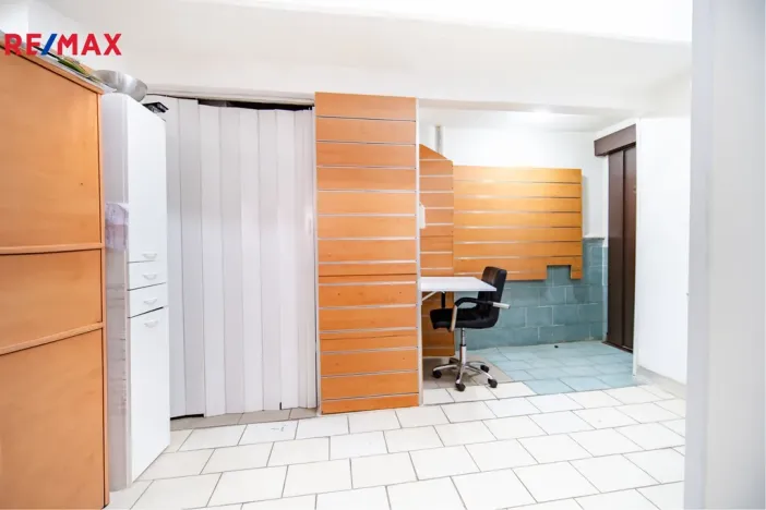 Pronájem obchodního prostoru, Praha - Libeň, Zenklova, 55 m2