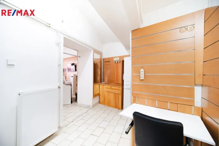 Pronájem obchodního prostoru, Praha - Libeň, Zenklova, 55 m2