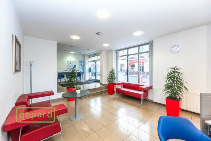 Pronájem obchodního prostoru, Praha - Zbraslav, Zbraslavské náměstí, 140 m2