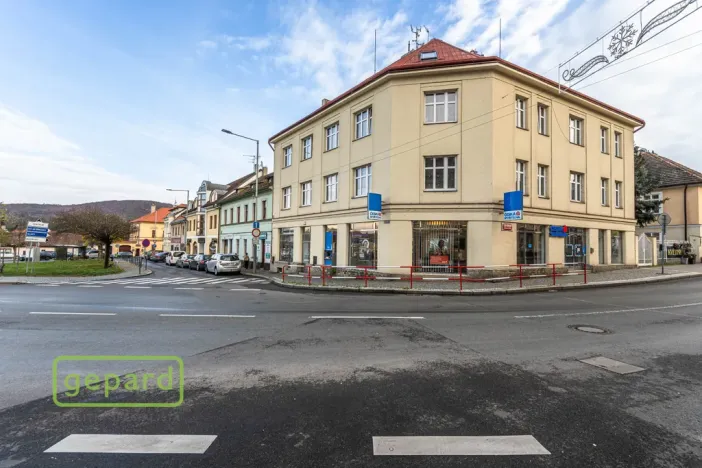 Pronájem obchodního prostoru, Praha - Zbraslav, Zbraslavské náměstí, 140 m2