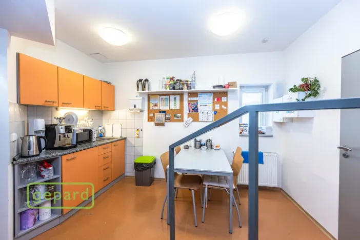 Pronájem obchodního prostoru, Praha - Zbraslav, Zbraslavské náměstí, 140 m2