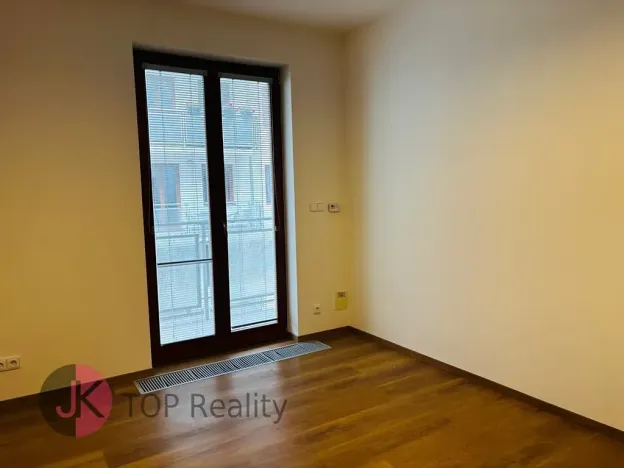 Pronájem bytu 1+1, Praha - Žižkov, Husitská, 34 m2