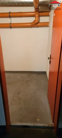 Pronájem garáže, Praha - Vysočany, Podkovářská, 24 m2