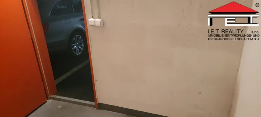 Pronájem garáže, Praha - Vysočany, Podkovářská, 24 m2