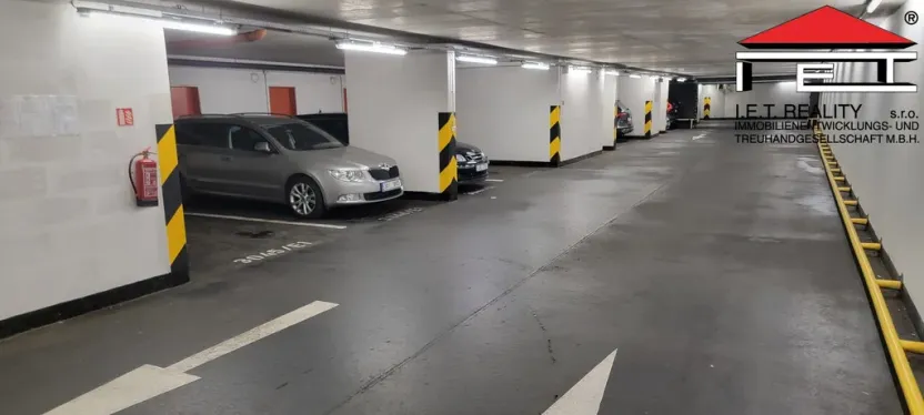 Pronájem garáže, Praha - Vysočany, Podkovářská, 24 m2