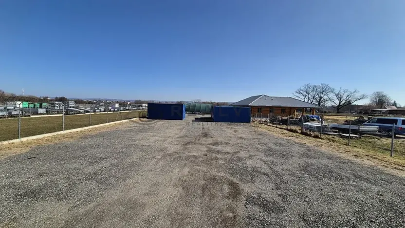 Pronájem komerčního pozemku, Planá, 1983 m2