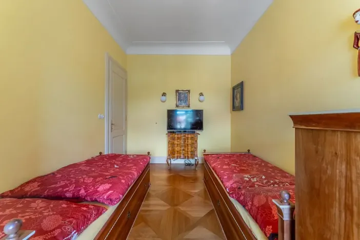 Pronájem bytu 3+1, Praha - Malá Strana, U lužického semináře, 111 m2