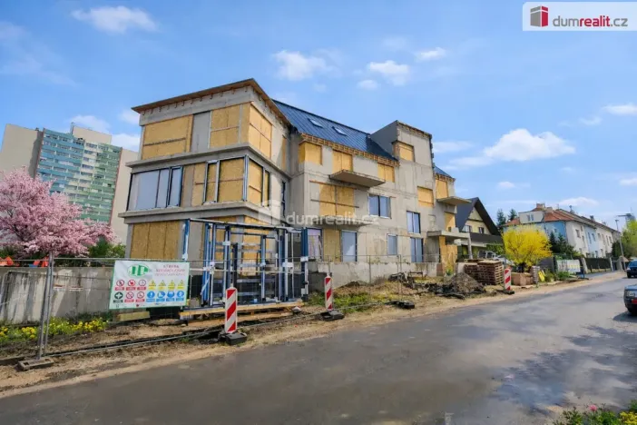 Pronájem obchodního prostoru, Praha, Štúrova, 132 m2