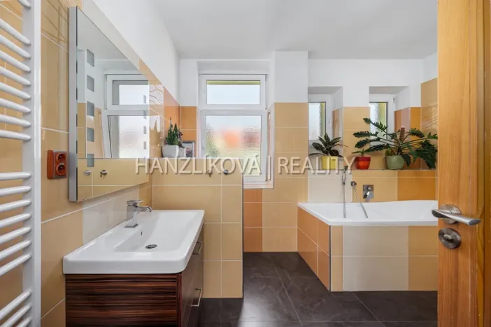 Prodej bytu 4+kk, České Budějovice - České Budějovice 6, M. Vydrové, 143 m2