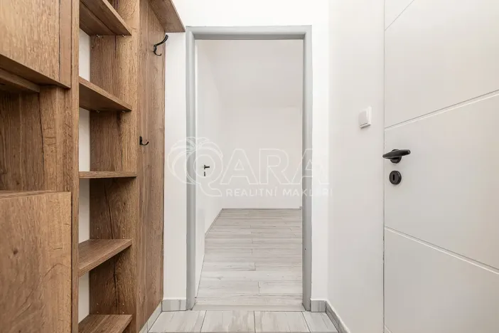 Prodej bytu 1+kk, Kralupy nad Vltavou - Lobeček, nám. Mládežníků, 26 m2