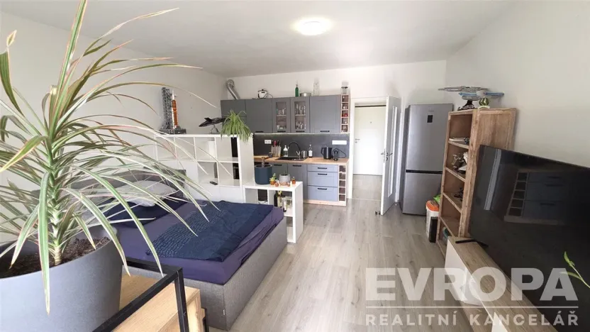 Pronájem bytu 1+kk, Pardubice - Pardubičky, Východní, 35 m2