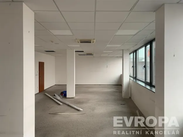 Pronájem kanceláře, Pardubice - Zelené Předměstí, třída Míru, 102 m2