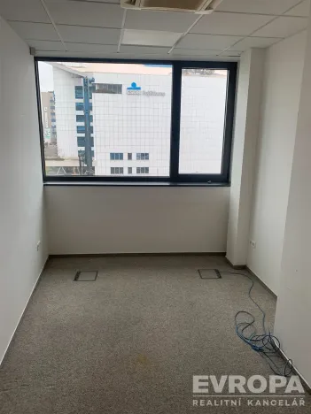 Pronájem kanceláře, Pardubice - Zelené Předměstí, třída Míru, 102 m2
