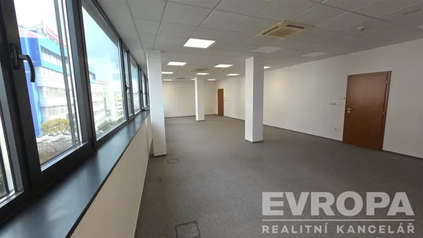 Pronájem kanceláře, Pardubice - Zelené Předměstí, třída Míru, 102 m2