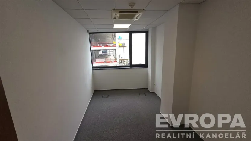 Pronájem kanceláře, Pardubice - Zelené Předměstí, třída Míru, 102 m2