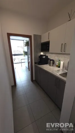 Pronájem kanceláře, Pardubice - Zelené Předměstí, třída Míru, 90 m2