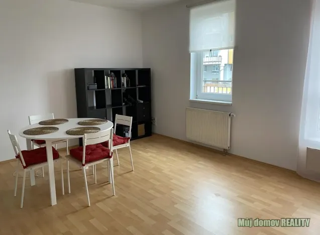 Pronájem bytu 1+kk, Praha - Vysočany, Kabešova, 37 m2