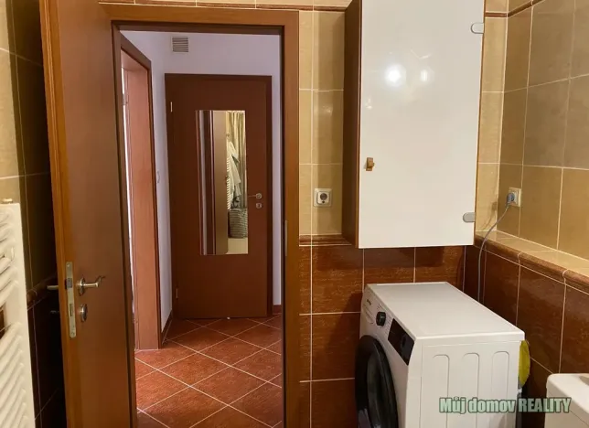 Pronájem bytu 1+kk, Praha - Vysočany, Kabešova, 37 m2