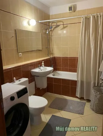 Pronájem bytu 1+kk, Praha - Vysočany, Kabešova, 37 m2