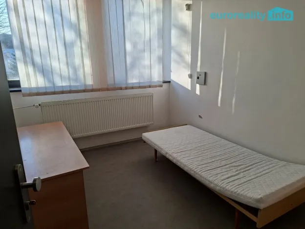 Pronájem restaurace, Žandov, Náměstí, 200 m2