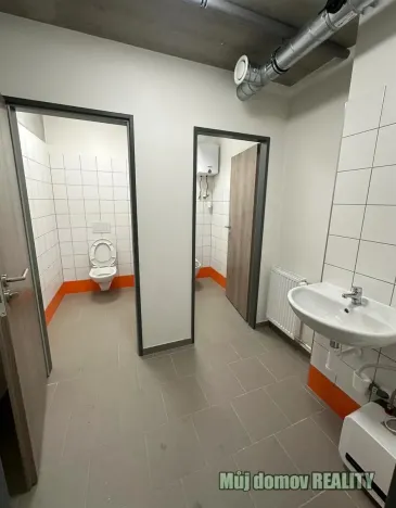 Pronájem výrobních prostor, Praha - Hostivař, K pérovně, 1100 m2