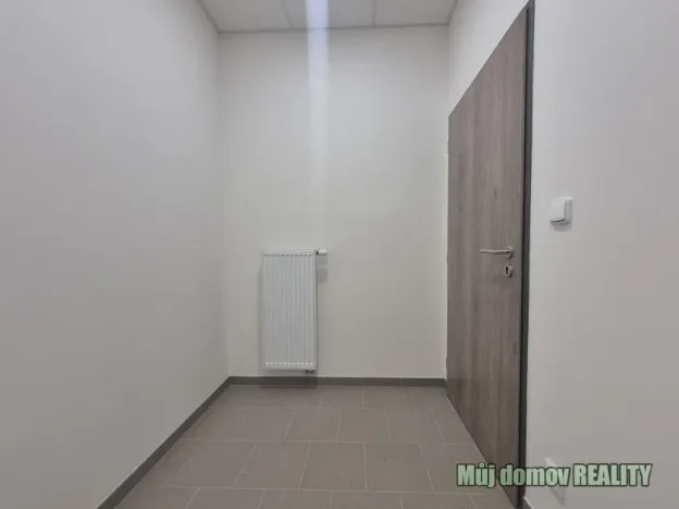 Pronájem výrobních prostor, Praha - Hostivař, K pérovně, 1100 m2
