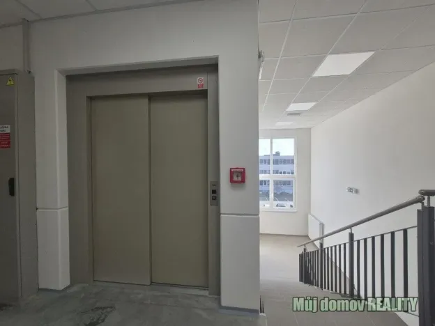 Pronájem výrobních prostor, Praha - Hostivař, K pérovně, 1100 m2