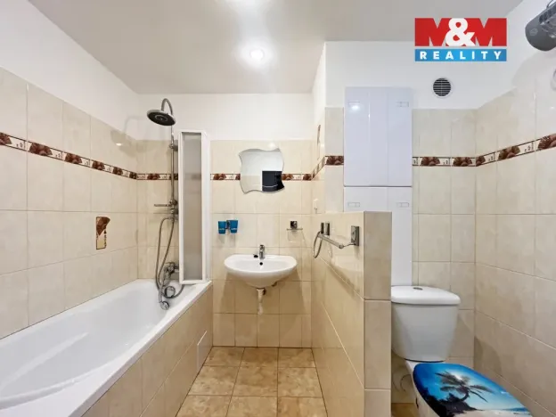 Pronájem bytu 2+1, Děčín - Děčín III-Staré Město, Oblouková, 74 m2