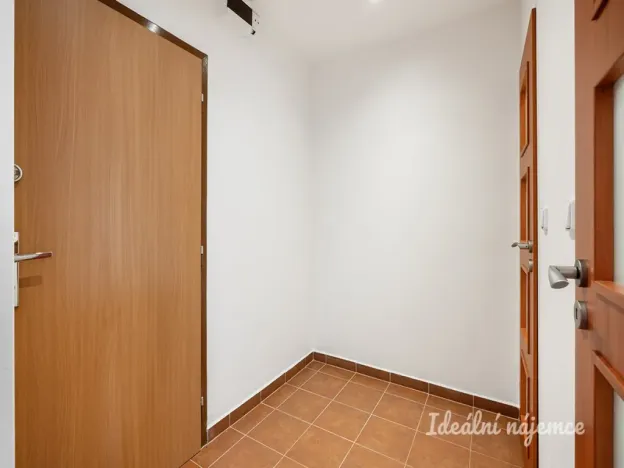 Pronájem bytu 1+1, Praha - Háje, Schulhoffova, 29 m2