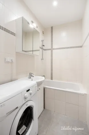 Pronájem bytu 1+1, Praha - Háje, Schulhoffova, 29 m2