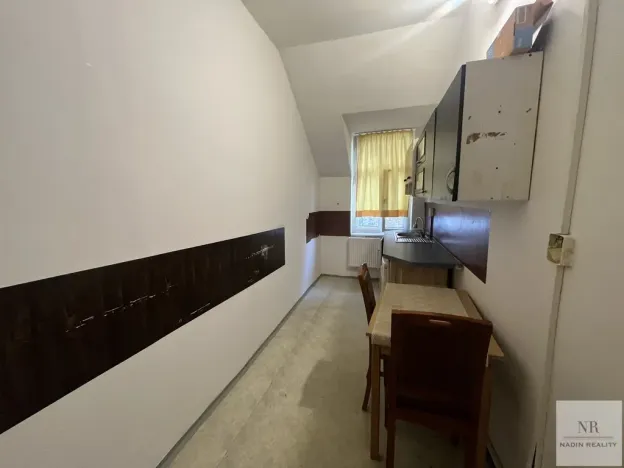 Pronájem bytu 2+1, Karlovy Vary, Pod Jelením skokem, 42 m2