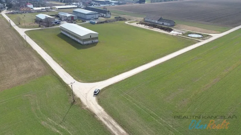 Prodej komerčního pozemku, Přerov - Přerov VIII-Henčlov, Zakladatelů, 10500 m2