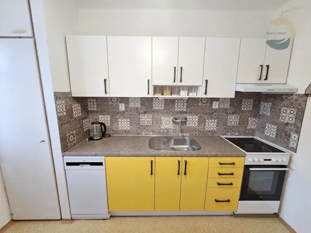 Prodej bytu 3+1, Žichovice, 75 m2