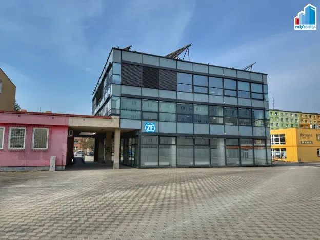 Pronájem kanceláře, Plzeň, Macháčkova, 2000 m2