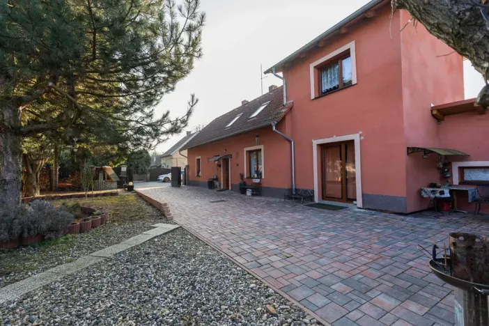 Prodej rodinného domu, Polepy - Okna, 211 m2