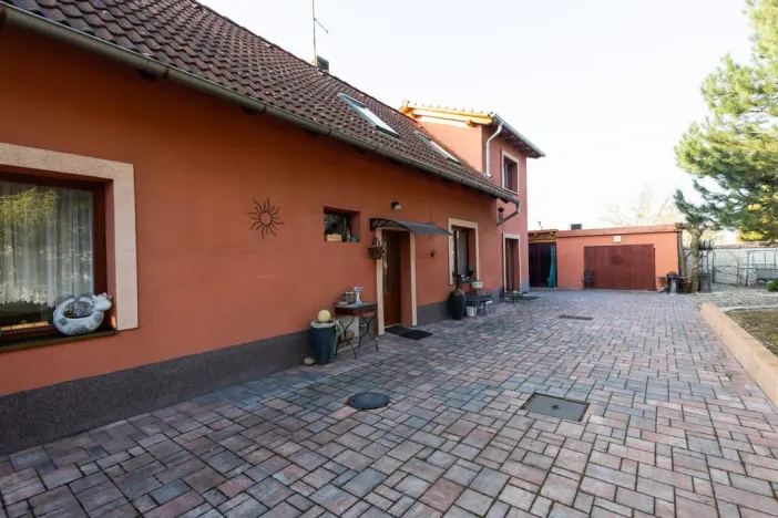 Prodej rodinného domu, Polepy - Okna, 211 m2