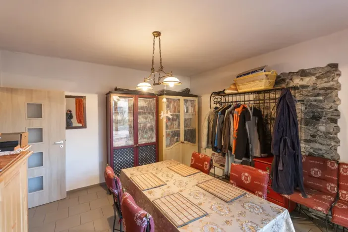 Prodej rodinného domu, Polepy - Okna, 211 m2