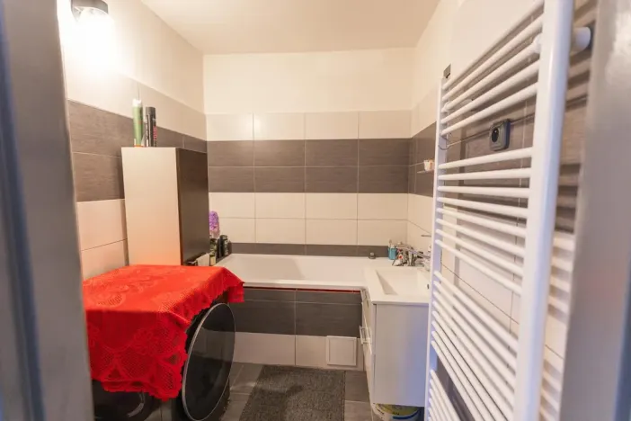 Prodej rodinného domu, Polepy - Okna, 211 m2